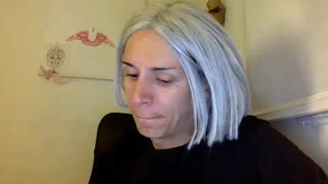 Snapshot of thematryoshka chatting on December 25, 3:18 am Lucy Lucy online show from December 25, 3:18 am