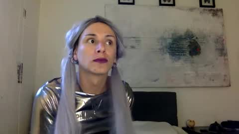 Snapshot of thematryoshka chatting on December 28, 10:44 pm Lucy Lucy online show from December 28, 10:44 pm