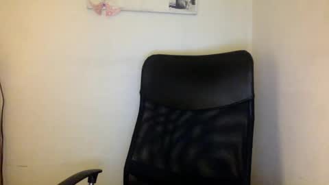 Snapshot of thematryoshka chatting on December 31, 4:06 am Lucy Lucy online show from December 31, 4:06 am