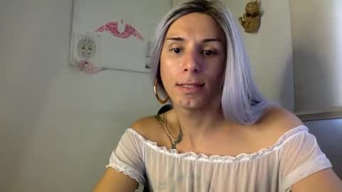 Snapshot of thematryoshka chatting on January 2, 8:02 pm Lucy Lucy online show from January 2, 8:02 pm