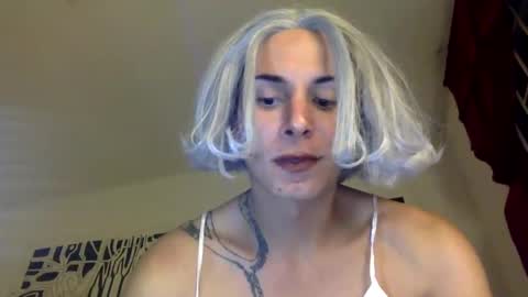 Snapshot of thematryoshka chatting on March 10, 3:23 am Lucy Lucy online show from March 10, 3:23 am