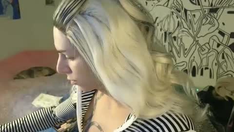 Snapshot of thematryoshka chatting on September 12, 2:11 am Lucy Lucy online show from September 12, 2:11 am