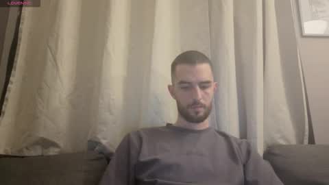 themmistokles online show from December 3, 8:51 pm