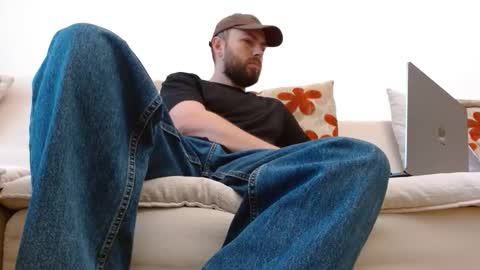 TheMonarchGoat online show from April 22, 4:15 am