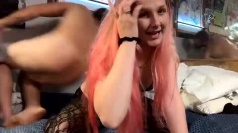 themoreulickthemoreidrip online show from December 9, 6:34 am