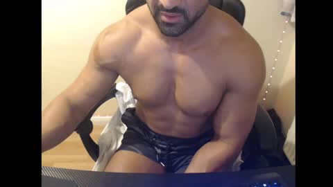 Snapshot of themusclefactory chatting on November 6, 6:53 pm TheMuscleFactory online show from November 6, 6:53 pm