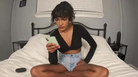 naturallovers online show from October 10, 3:16 am