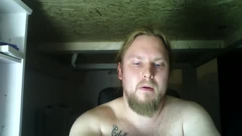 thenewdude1992 online show from December 11, 7:57 pm