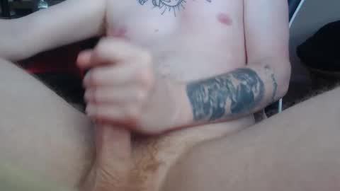 Snapshot of thenewguyatwork chatting on October 24, 8:16 pm thenewguyatwork online show from October 24, 8:16 pm