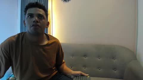 theo_morris online show from March 4, 4:07 am