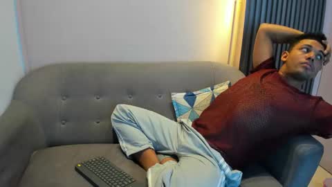 theo_morris online show from March 5, 4:08 am