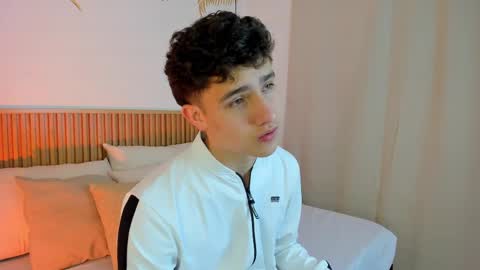  THEO- MATEO  online show from December 12, 11:18 am