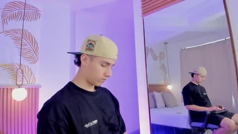  THEO- MATEO  online show from December 15, 1:32 pm