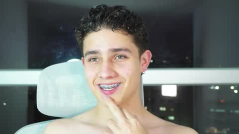  THEO- MATEO  online show from February 12, 11:30 pm