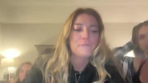 Snapshot of theoneandonlyava chatting on September 19, 5:42 am Ava online show from September 19, 5:42 am