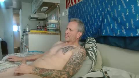 Snapshot of theoneyouwant2fuck chatting on January 9, 5:33 pm theoneyouwanttwofuck online show from January 9, 5:33 pm