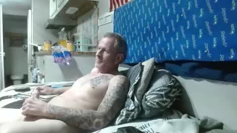 Snapshot of theoneyouwant2fuck chatting on January 27, 3:26 am theoneyouwanttwofuck online show from January 27, 3:26 am