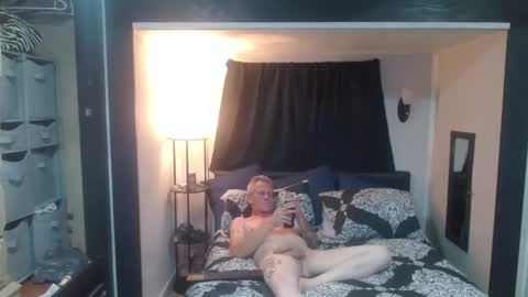 Snapshot of theoneyouwant2fuck chatting on September 17, 7:10 am theoneyouwanttwofuck online show from September 17, 7:10 am