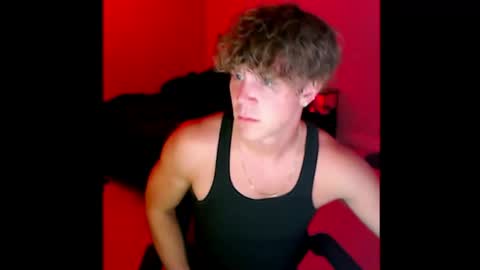 Snapshot of theonlylogan chatting on June 25, 1:16 am Logann online show from June 25, 1:16 am