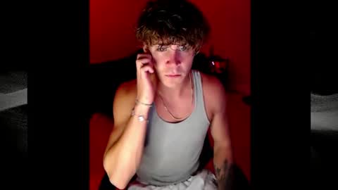 Snapshot of theonlylogan chatting on June 27, 12:26 am Logann online show from June 27, 12:26 am