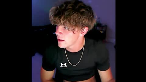 Snapshot of theonlylogan chatting on July 1, 2:02 am Logann online show from July 1, 2:02 am