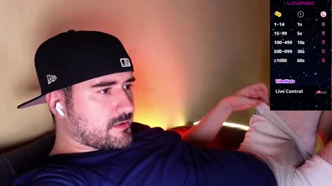 Snapshot of theoravi chatting on December 9, 2:34 am Theo Ravi online show from December 9, 2:34 am