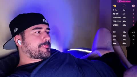 Snapshot of theoravi chatting on December 12, 2:59 am Theo Ravi online show from December 12, 2:59 am