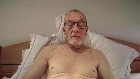 theowlandthe online show from December 4, 4:38 pm