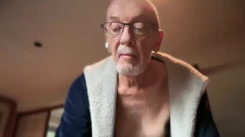 theowlandthe online show from February 6, 10:07 am