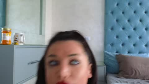 Snapshot of theowonder chatting on January 14, 12:45 pm Theowonder online show from January 14, 12:45 pm