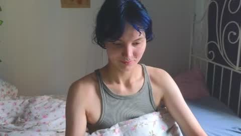 Snapshot of thepasssiflora chatting on July 5, 4:19 am Vanessa online show from July 5, 4:19 am