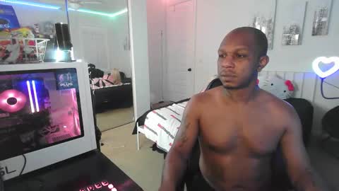 The Plug Love  Friends online show from December 14, 1:11 am