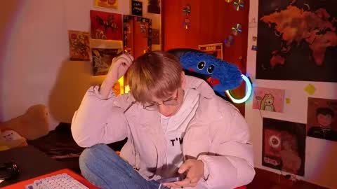 Matt independent model  online show from April 13, 8:47 pm