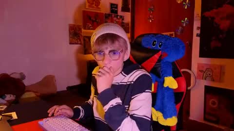 Matt independent model  online show from April 16, 7:58 pm