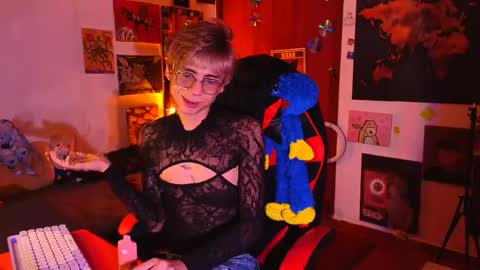 Matt independent model  online show from April 17, 8:56 pm