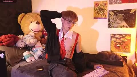 Matt independent model  online show from April 18, 8:42 pm