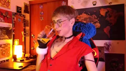 Matt independent model  online show from April 20, 7:48 pm