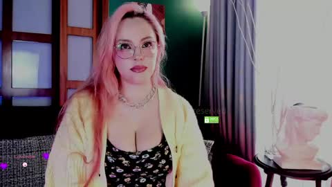 Snapshot of theprincess_rosee chatting on May 28, 9:01 pm Rosie online show from May 28, 9:01 pm