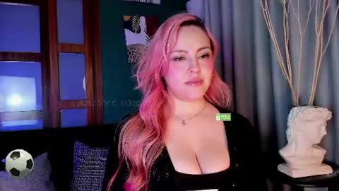 Snapshot of theprincess_rosee chatting on June 15, 5:20 am Rosie online show from June 15, 5:20 am