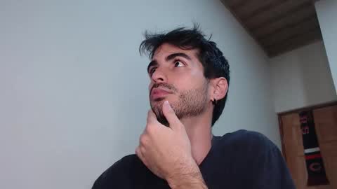 Santiago Enrique online show from February 18, 3:46 am