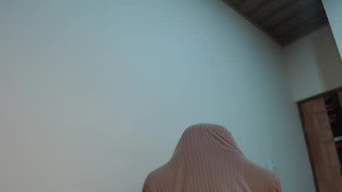 Snapshot of therazhanen chatting on May 2, 4:06 am Santiago Enrique online show from May 2, 4:06 am