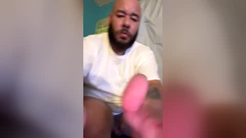 Snapshot of therealessst chatting on April 7, 9:32 am therealessst online show from April 7, 9:32 am