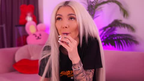 Snapshot of therealfallingangel chatting on January 10, 3:48 pm Deea online show from January 10, 3:48 pm