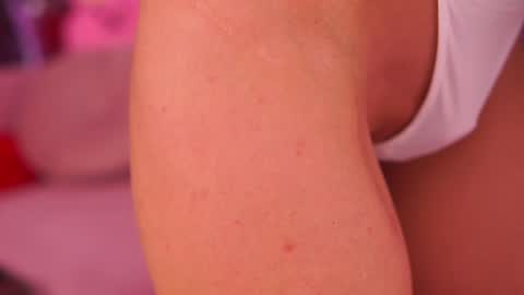 Snapshot of therealfallingangel chatting on February 6, 10:21 pm Deea online show from February 6, 10:21 pm