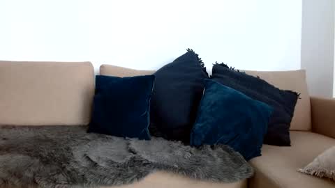 Yoshi online show from February 18, 2:06 pm