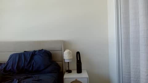 Yoshi online show from April 13, 4:23 pm