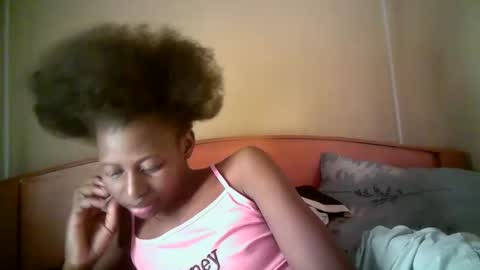 Snapshot of therry_heart chatting on April 29, 4:27 am hearty online show from April 29, 4:27 am