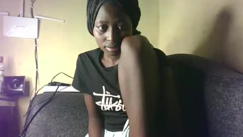 Snapshot of therry_heart chatting on May 16, 5:37 am hearty online show from May 16, 5:37 am