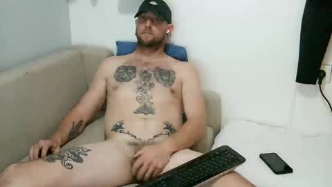 Snapshot of thesagie chatting on December 6, 11:57 pm VEGAS online show from December 6, 11:57 pm