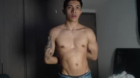 thesaint_xxx online show from October 18, 3:09 am